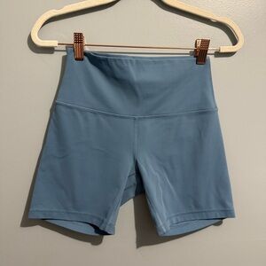 Lululemon Align Shorts Size 6
Inseam 6 inches